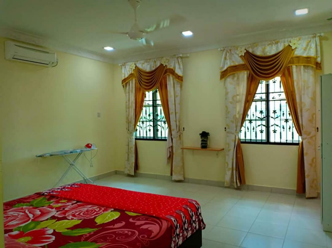 Gambang Banglomuslim Holiday home *